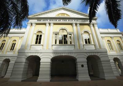 狮城雨幕中的安心归途 一场与幼儿同行的节庆旅行观察